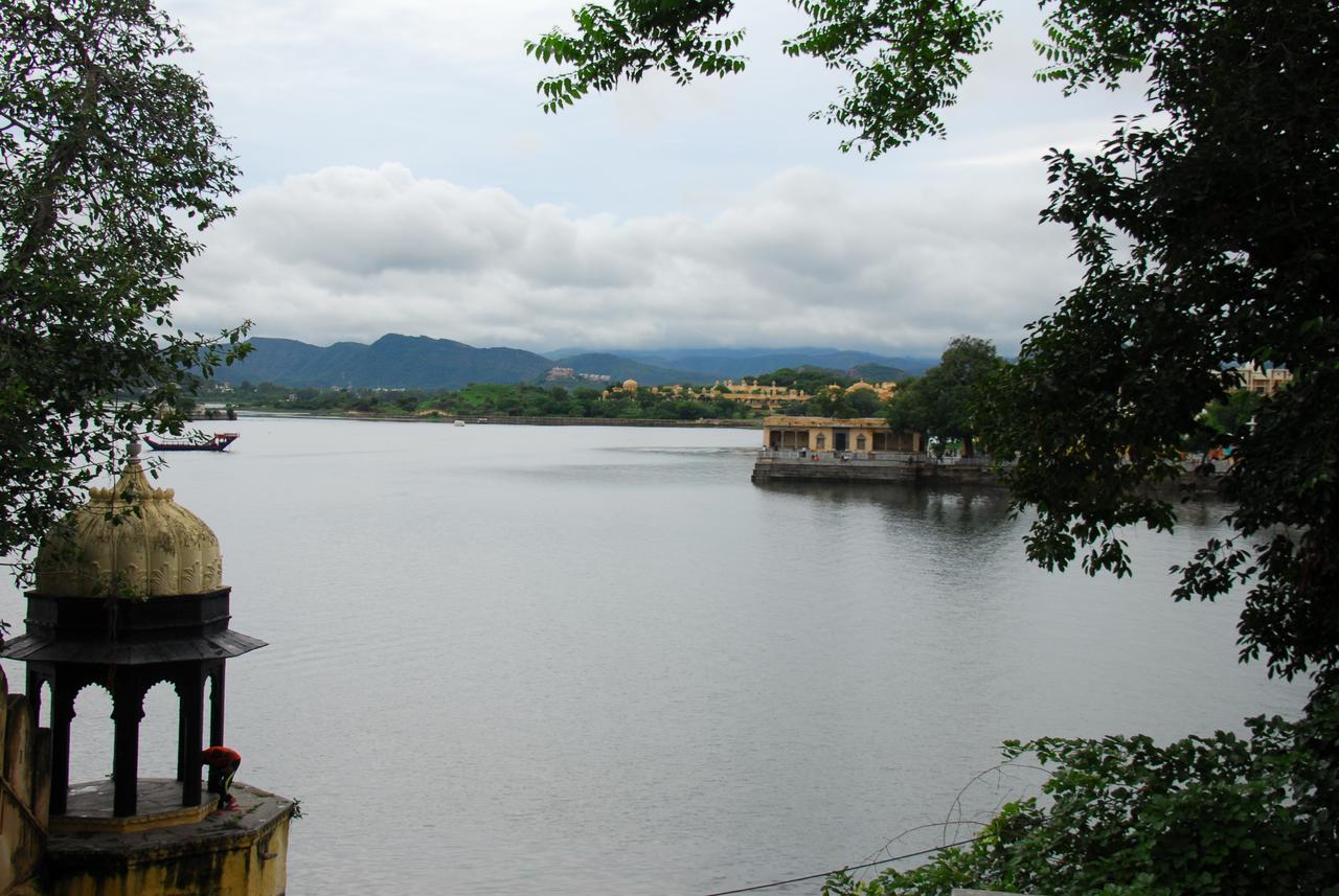 The Shaharkot By The Lake Ξενοδοχείο Ουνταϊπούρ Εξωτερικό φωτογραφία